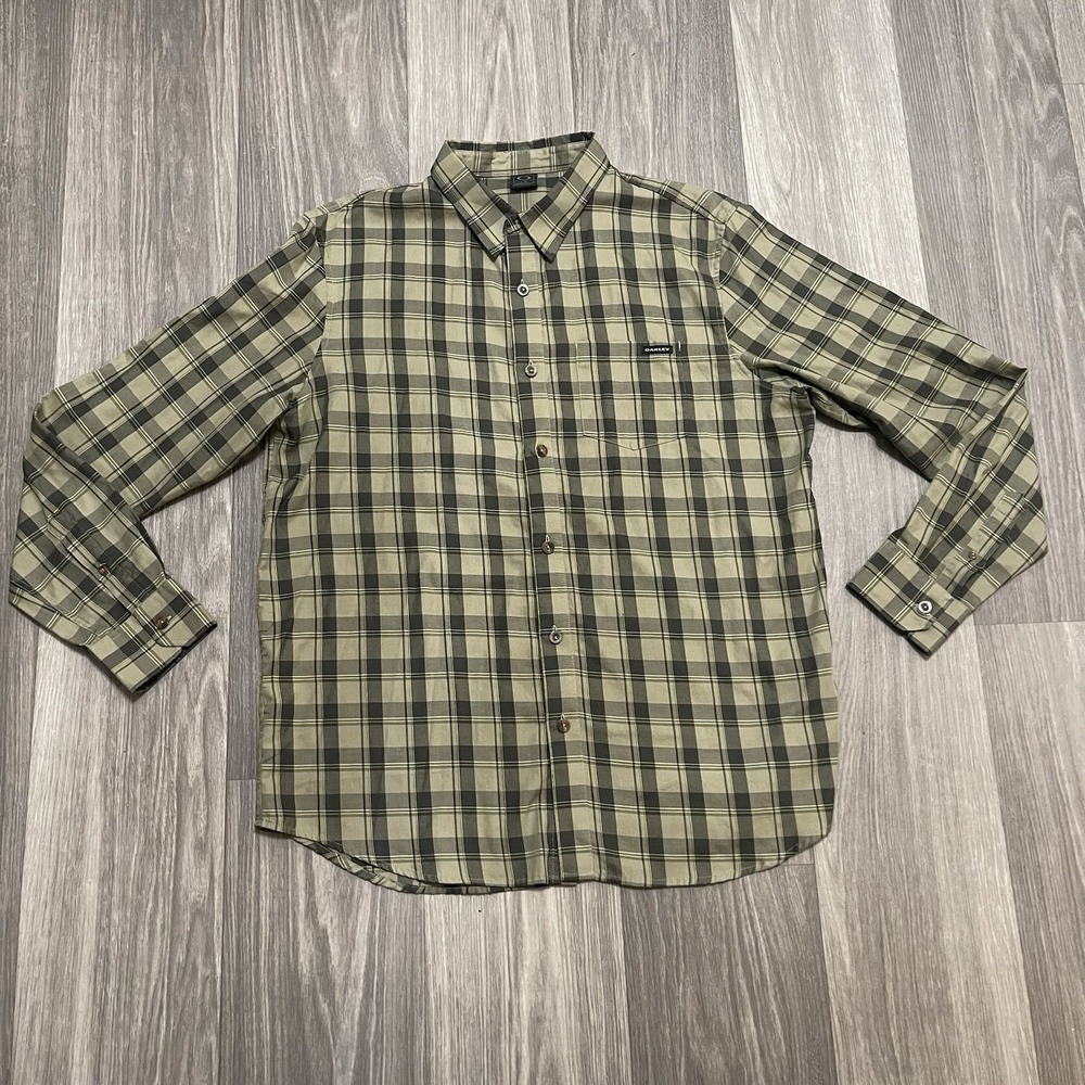 Oakley Men's Regular Fit Large Plaid Long Sleeve Button Down Shirt Green